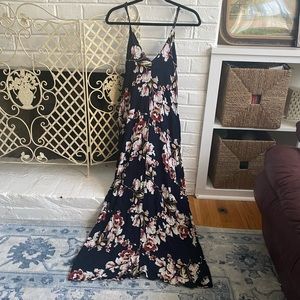 Carly Jean Los Angeles Black Floral Maxi Dress